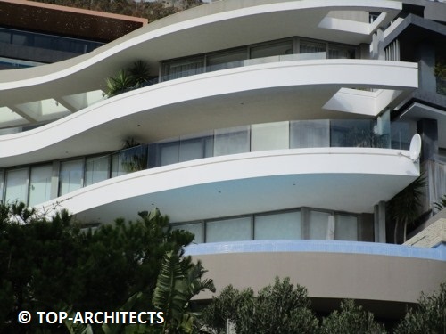 Curved House